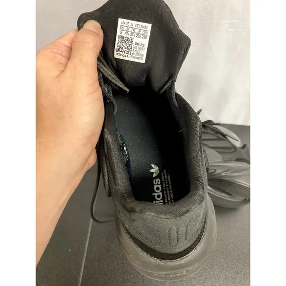 ADIDAS Ozelia Sneaker Shoes Retro Athletic Triple Core Black H03131 Boy Kids 5