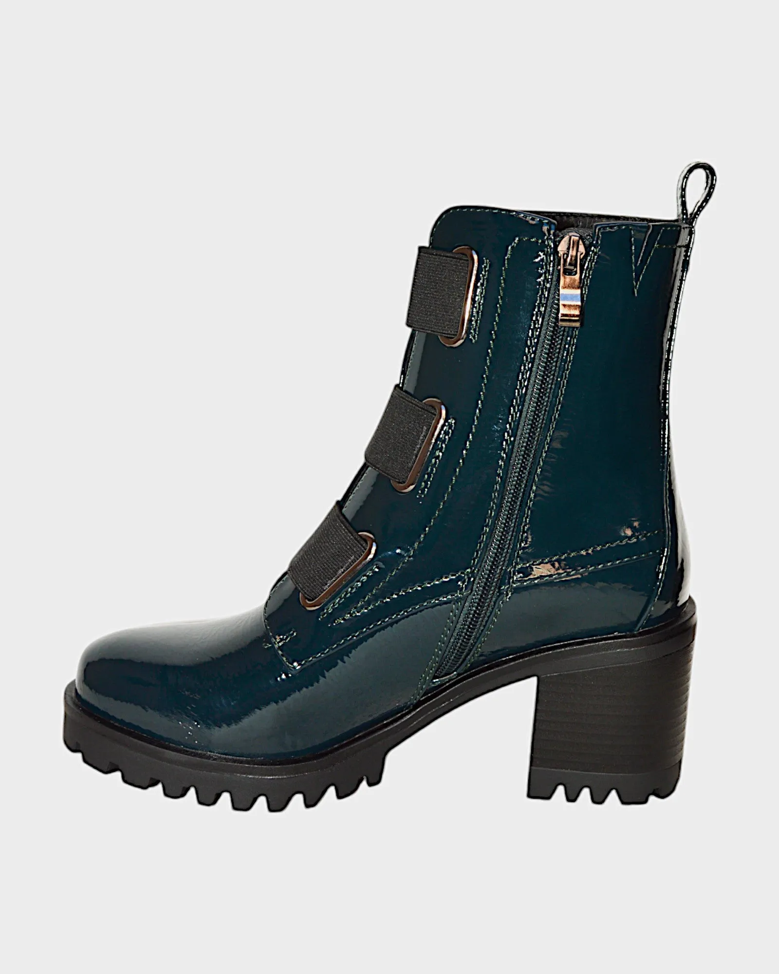 Aqua-Flex Believe Size 39 only