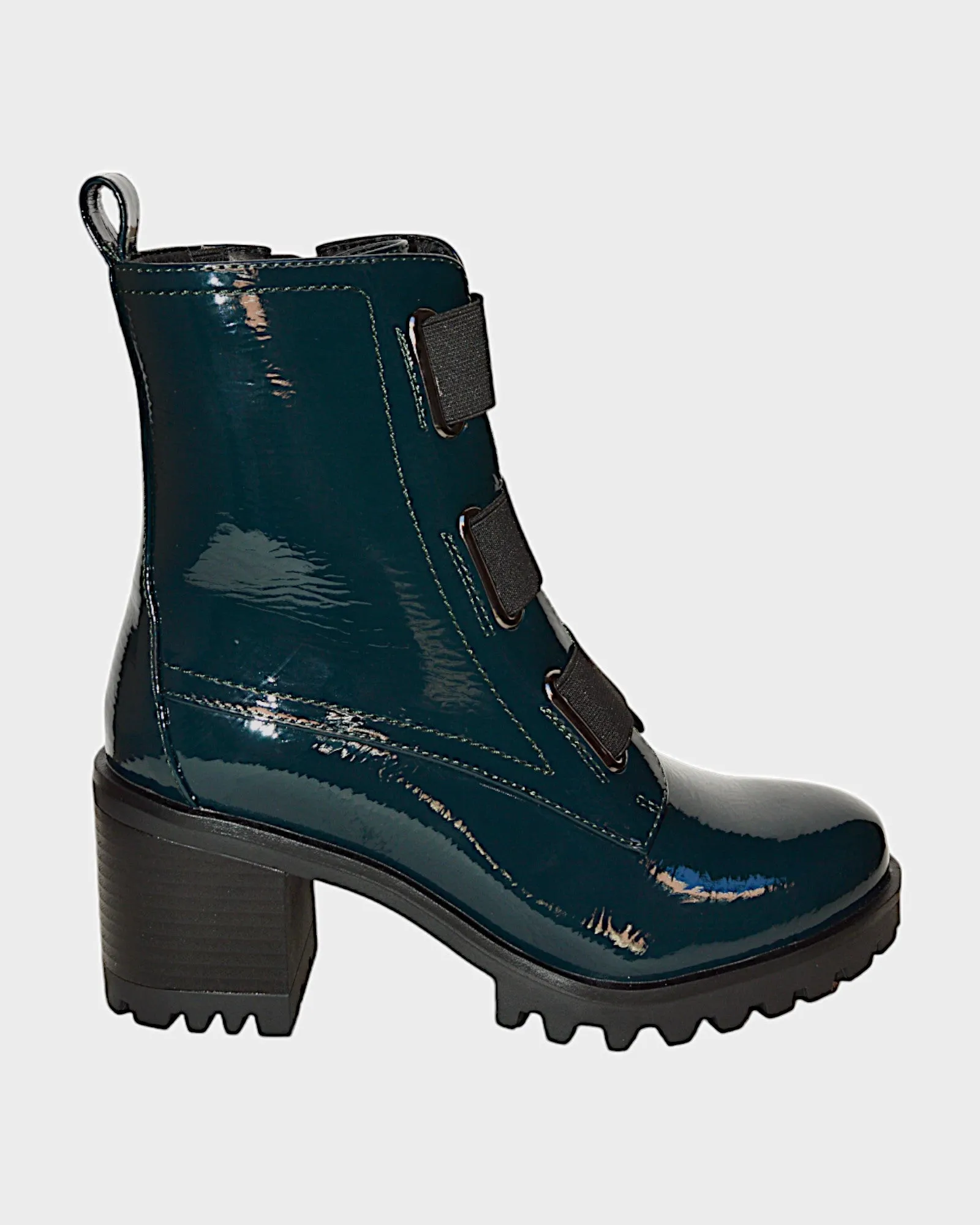 Aqua-Flex Believe Size 39 only