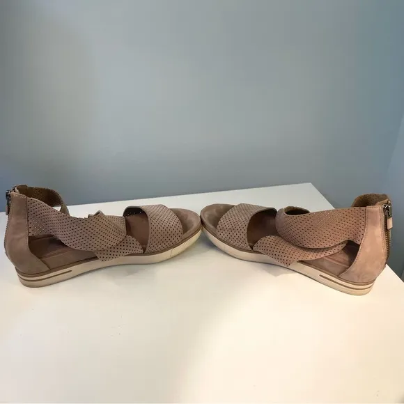 Eileen Fisher Sport Taupe Tumbled Perforated Leather Wedge Platform Sandal 8