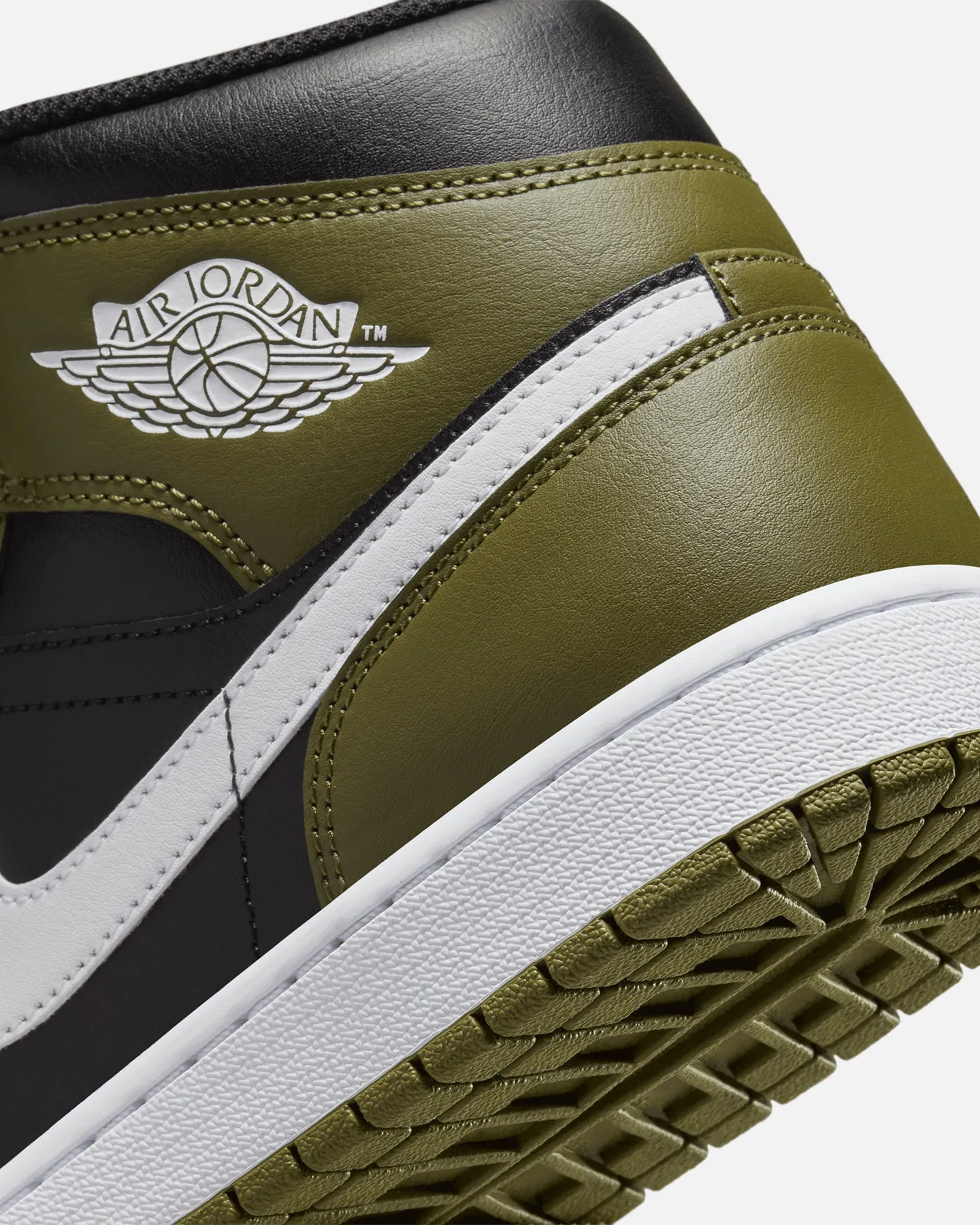 Jordan Air Jordan 1 Mid "Sequoia" Black/White