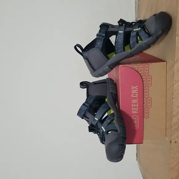 KEEN Little Kids' Seacamp II CNX sz large 12 NWT