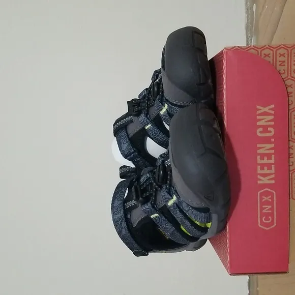 KEEN Little Kids' Seacamp II CNX sz large 12 NWT