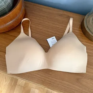 Knix Wingwoman Contour Bra Wireless Size 8  Fits 40D 42D 40DD 42DD 40E Warm Sand