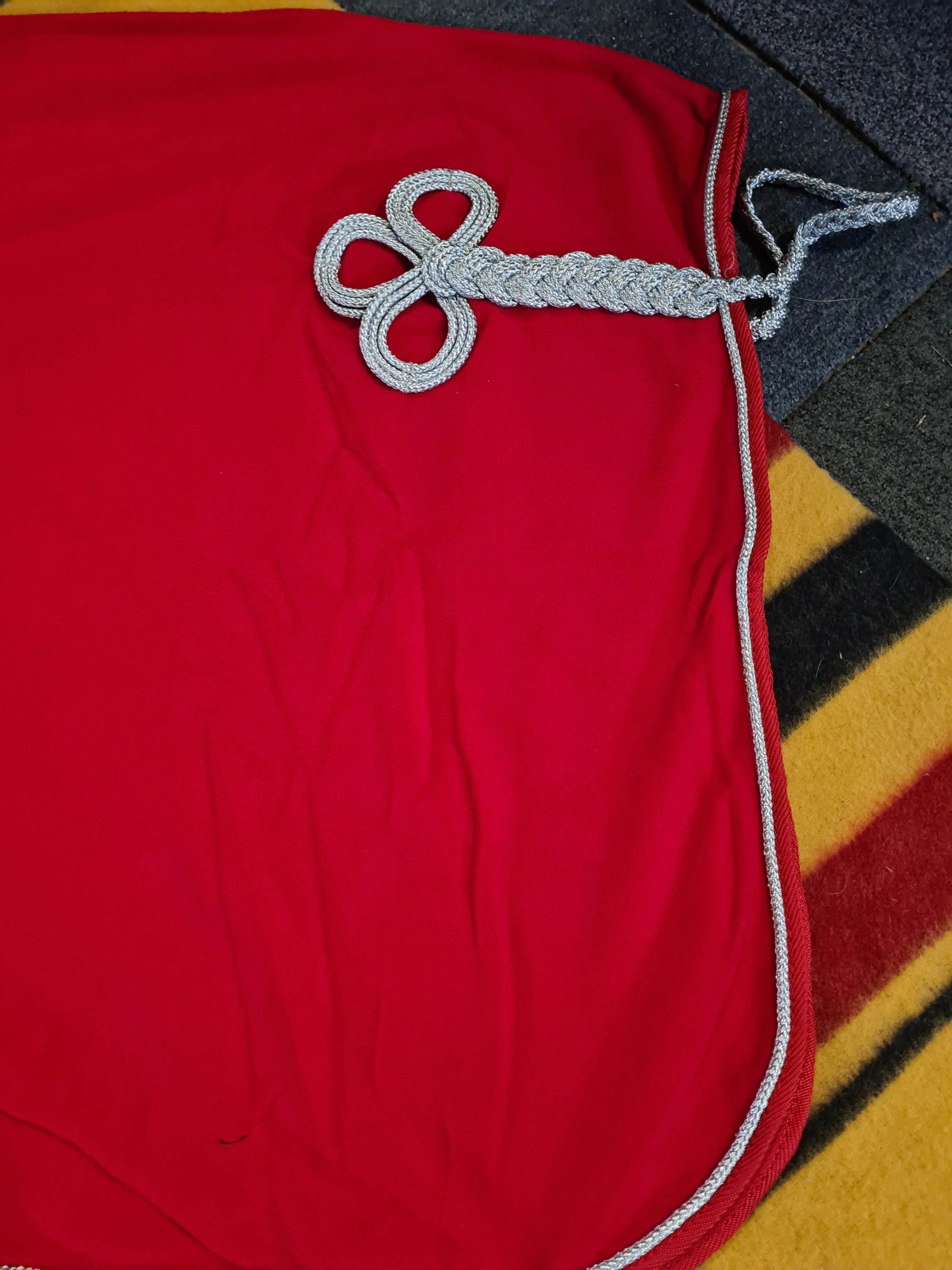 NEW rhinegold elite show/travel fleece red sizes 5'6 to 7'3