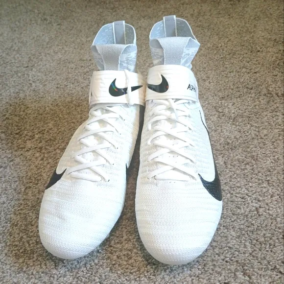 Nike Alpha Menace Elite 2 Football Cleats Men's Size 12.5 (NWOT)
