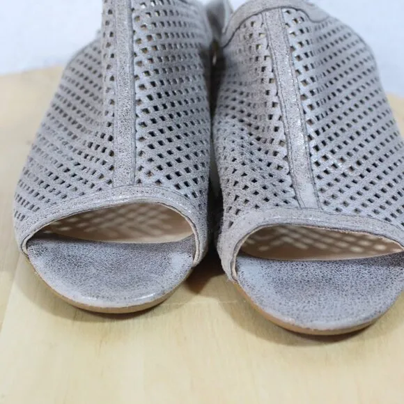 Paul Green Leather Sandal Womens Size 7 US Gray Metallic Perforated Block Heel