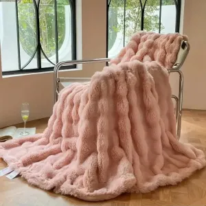 WarmFluff – The Ultimate Cozy Blanket for a Warm & Inviting Home
